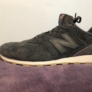 Women's New Balance 696 Sneakers